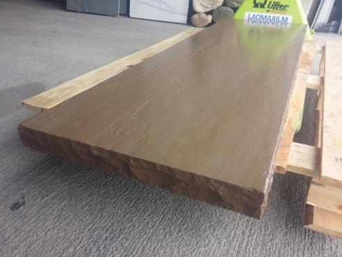 Liivakivi Brown, loodusliku pinnaga ja murtud servadega katteplaat