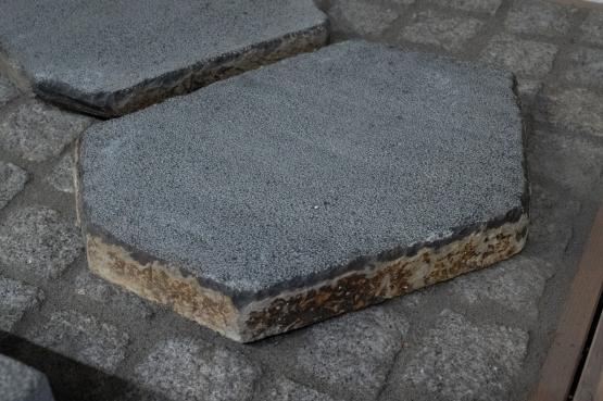 Basaldist astekivid d=45-55 cm, vasardatud pind Basaldist astekivid d=45-55 cm, vasardatud pind