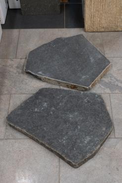 Basaldist astekivid d=45-55 cm, põletatud pind Basaldist astekivid d=45-55 cm, põletatud pind
