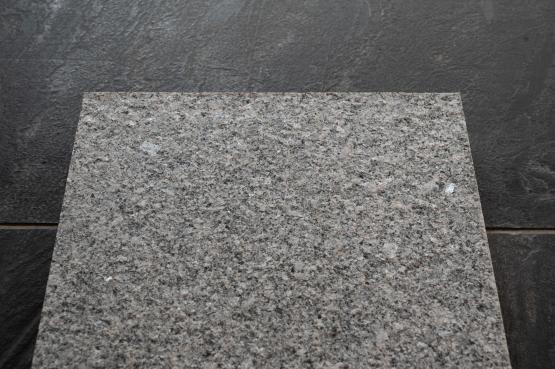 Tansky graniit, 30x60x3 cm