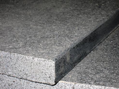 Nero Asiago lihvitud servaga astmeplaat