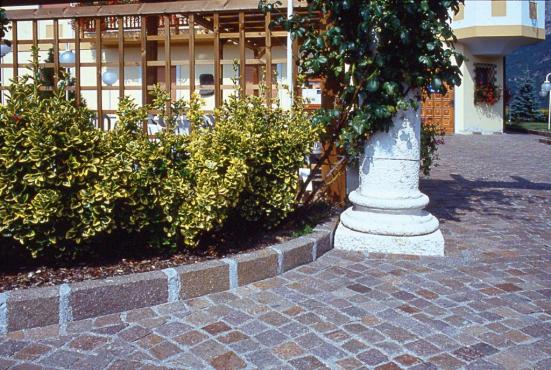 Porfüürist äärekivi